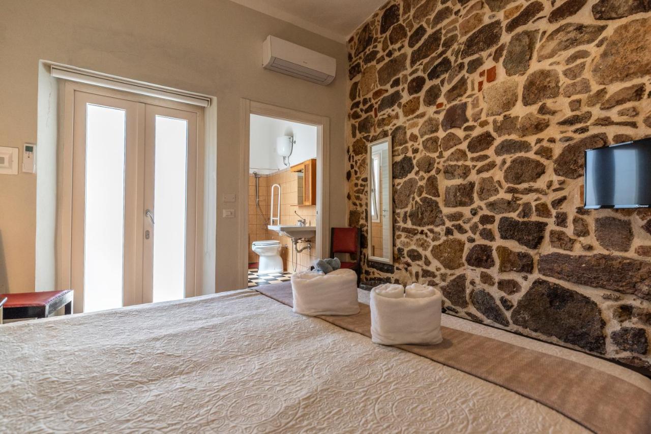 Domo Sa Barra Bed & Breakfast SantʼAntìoco Exterior foto