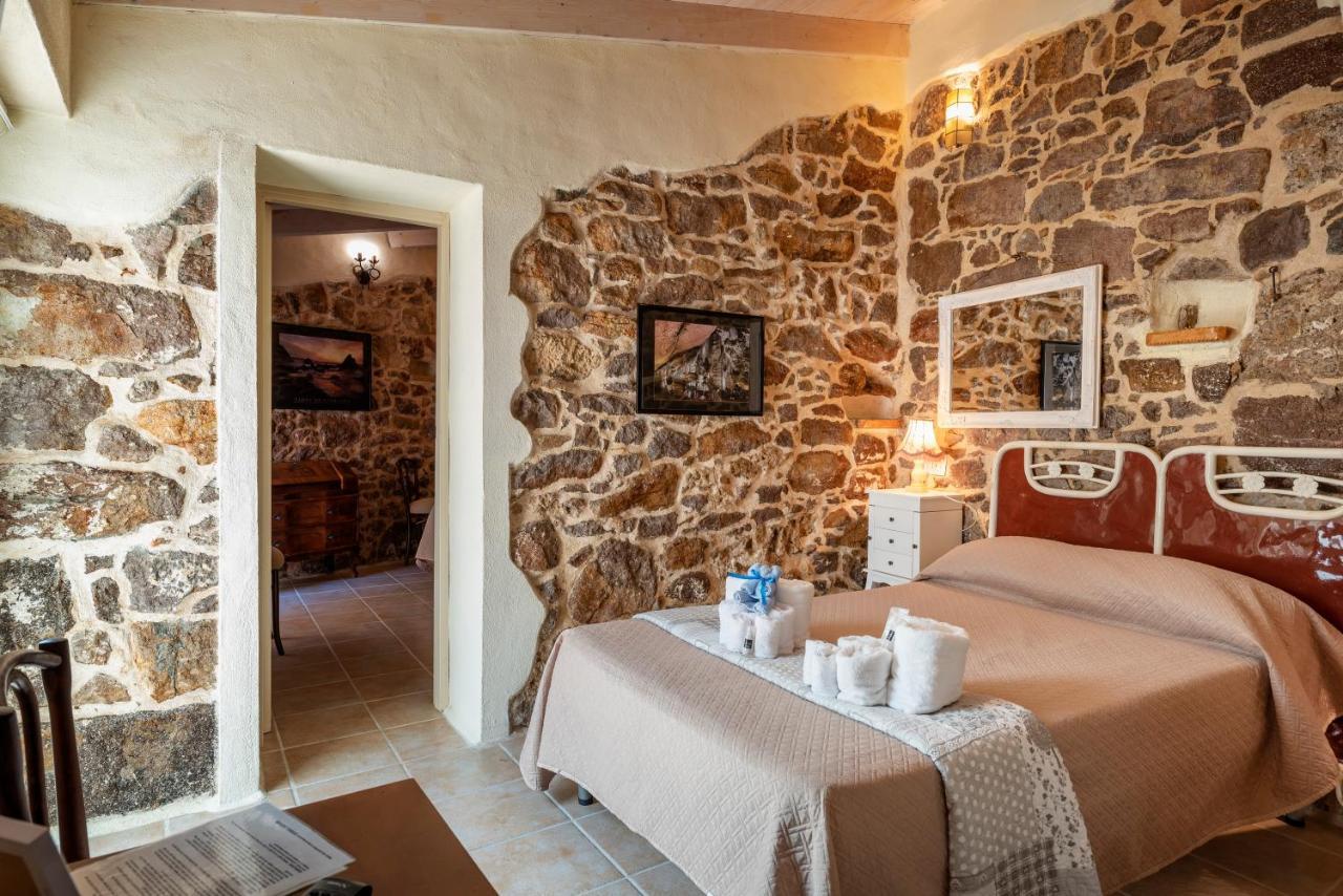 Domo Sa Barra Bed & Breakfast SantʼAntìoco Exterior foto