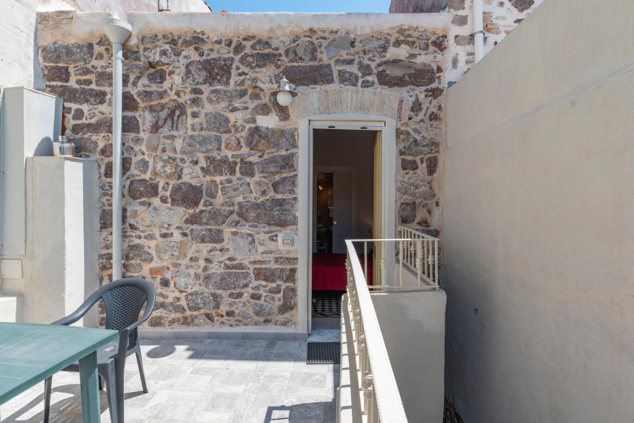 Domo Sa Barra Bed & Breakfast SantʼAntìoco Exterior foto