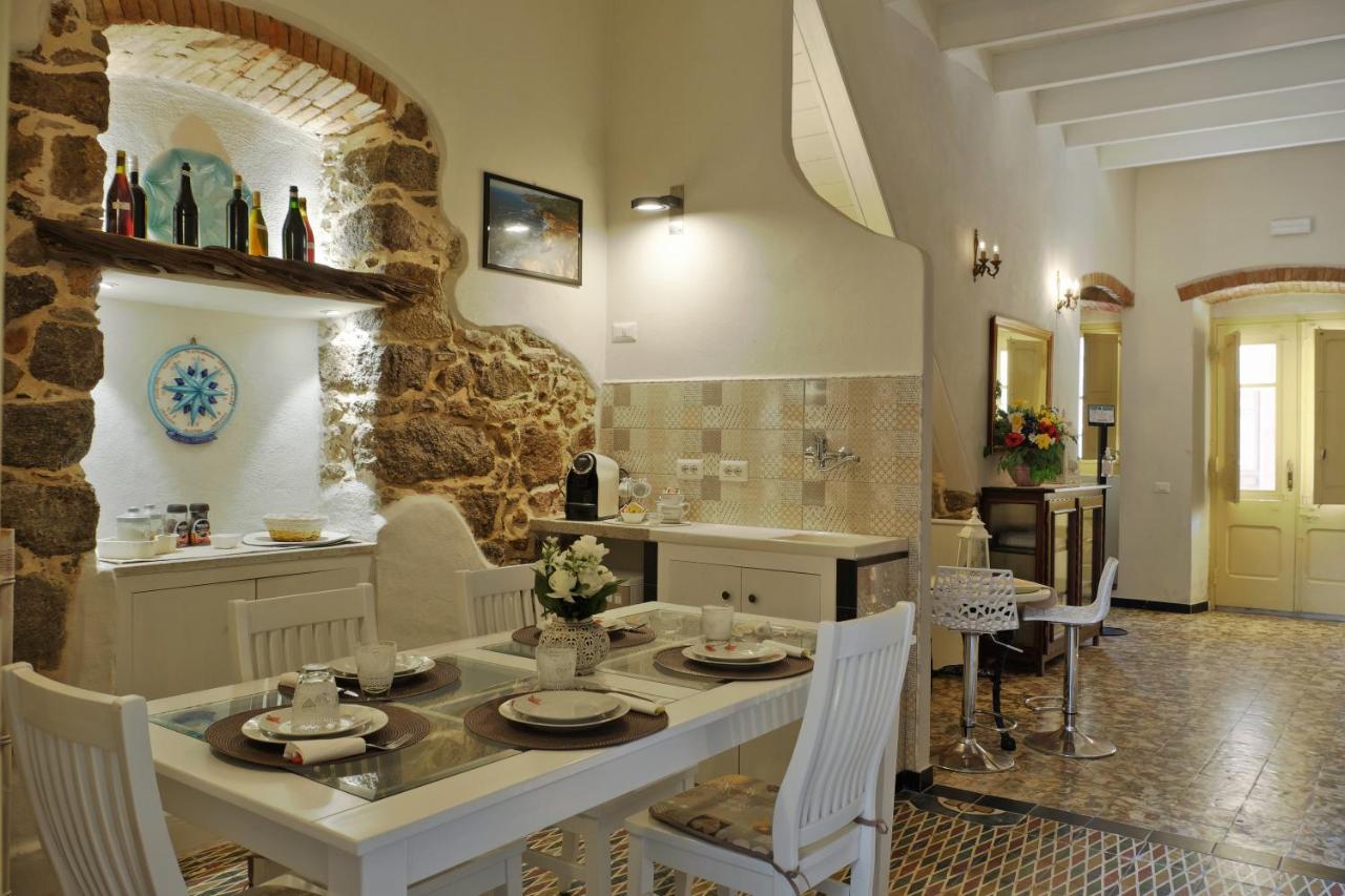 Domo Sa Barra Bed & Breakfast SantʼAntìoco Exterior foto