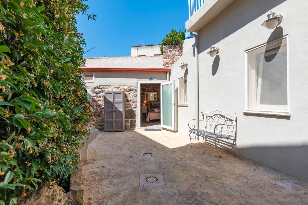 Domo Sa Barra Bed & Breakfast SantʼAntìoco Exterior foto